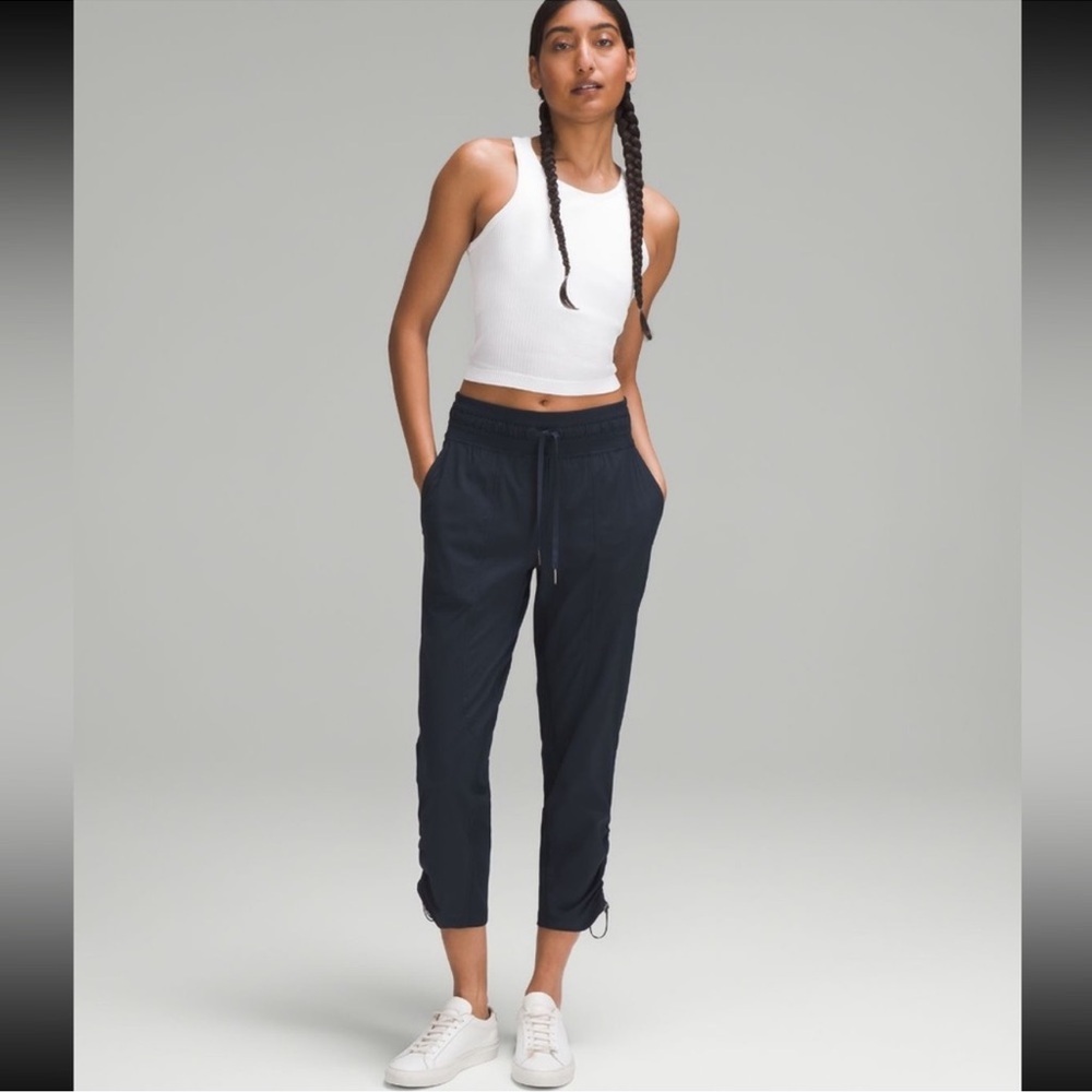 Lululemon Dance Studio Mid-Rise Cropped Pant Black Stripe Size 4